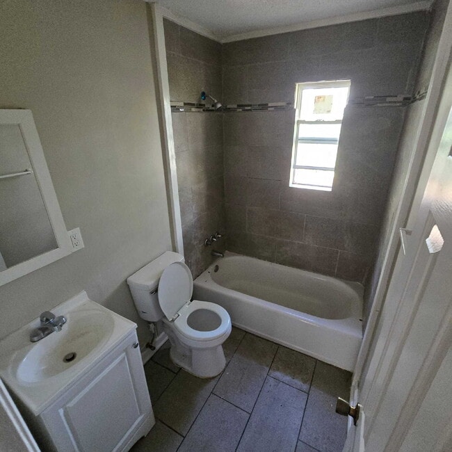 Photo - "Full Brick 3-Bed Home on Monroe Avenue: In the Heart of Macon!"