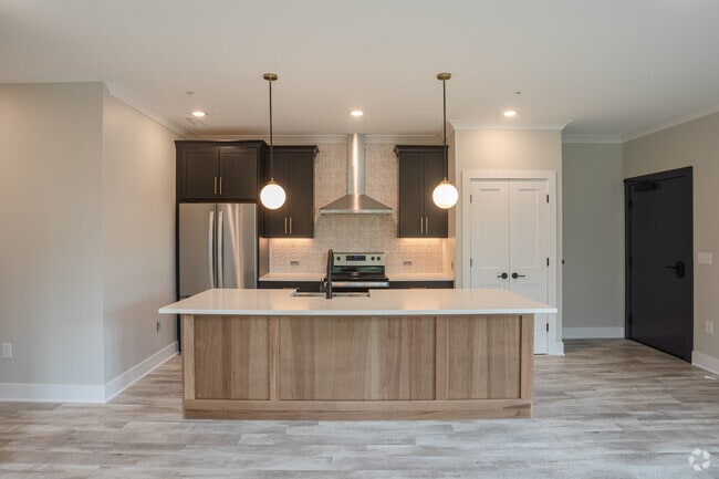 2BR, 2BA - 525 Ridge Street