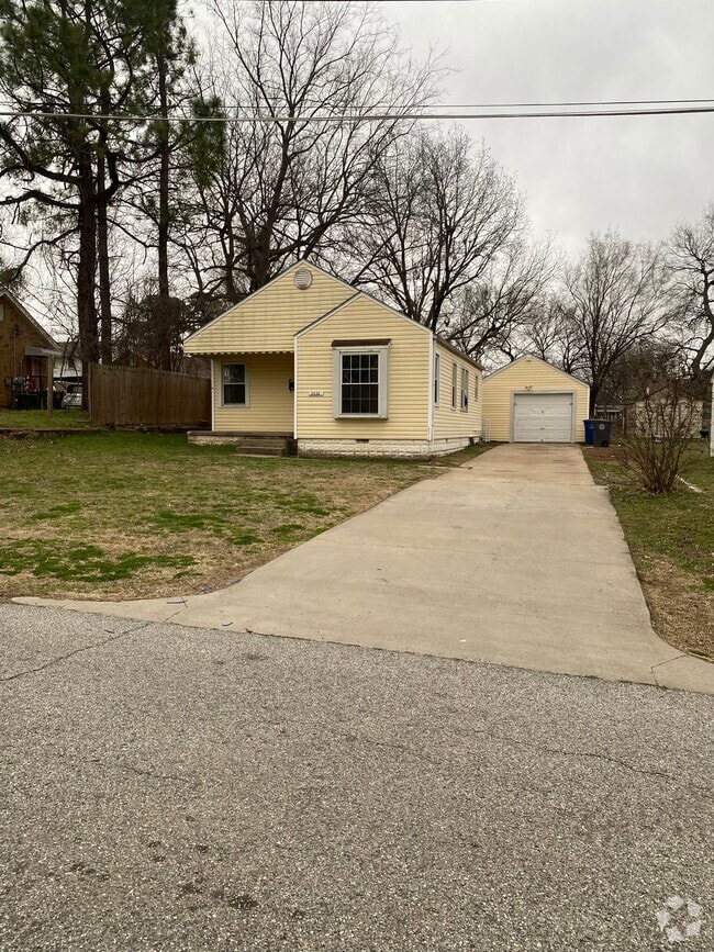 Building Photo - 2532 W Easton Pl Rental