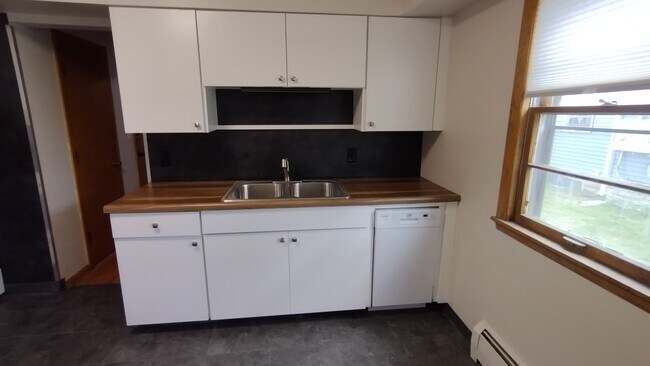 Photo - 1644 7th St E Unidad 2