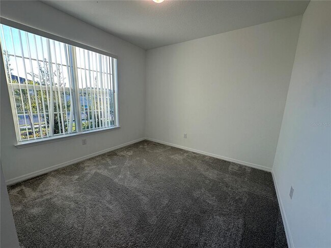 Photo - 6114 32nd St E