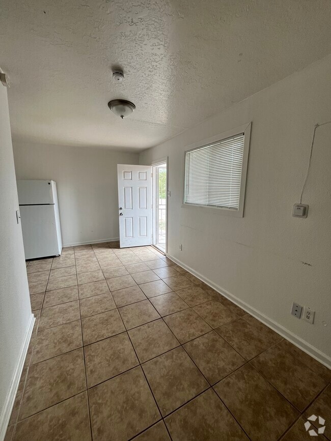 Building Photo - 713 Cannon Rd SW Rental