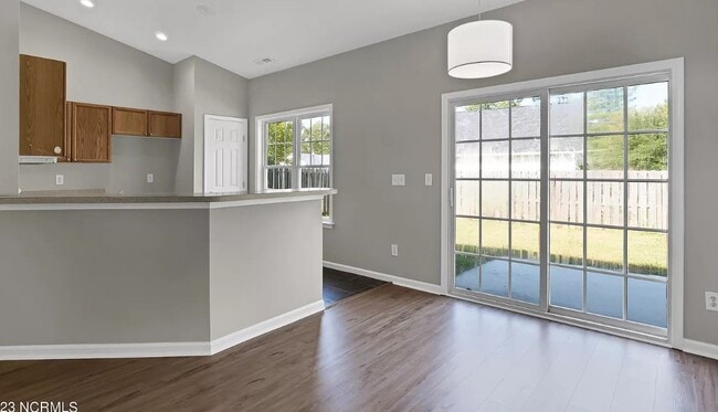 Photo - *** Promotion -- Start lease by January 1 and receive $500 off first months rent!! Renovated hom...