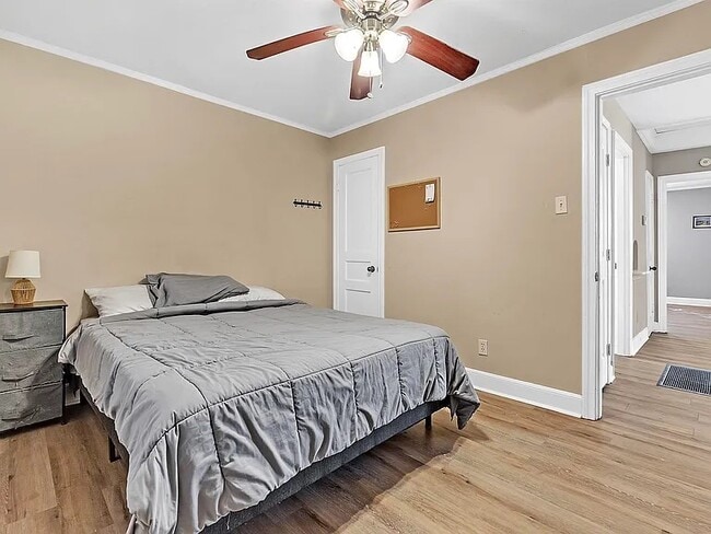 Photo - 3704 Friar Tuck Rd