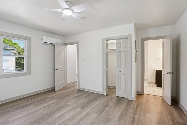 Photo - 720 Spain St