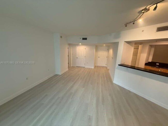 Photo - 140 S Dixie Hwy Unidad 816