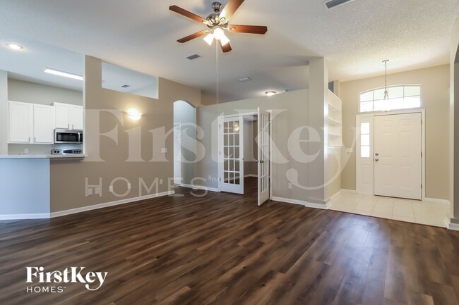 1560 Walnut Creek Dr