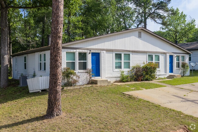 Building Photo - Heritage Pines Apartments