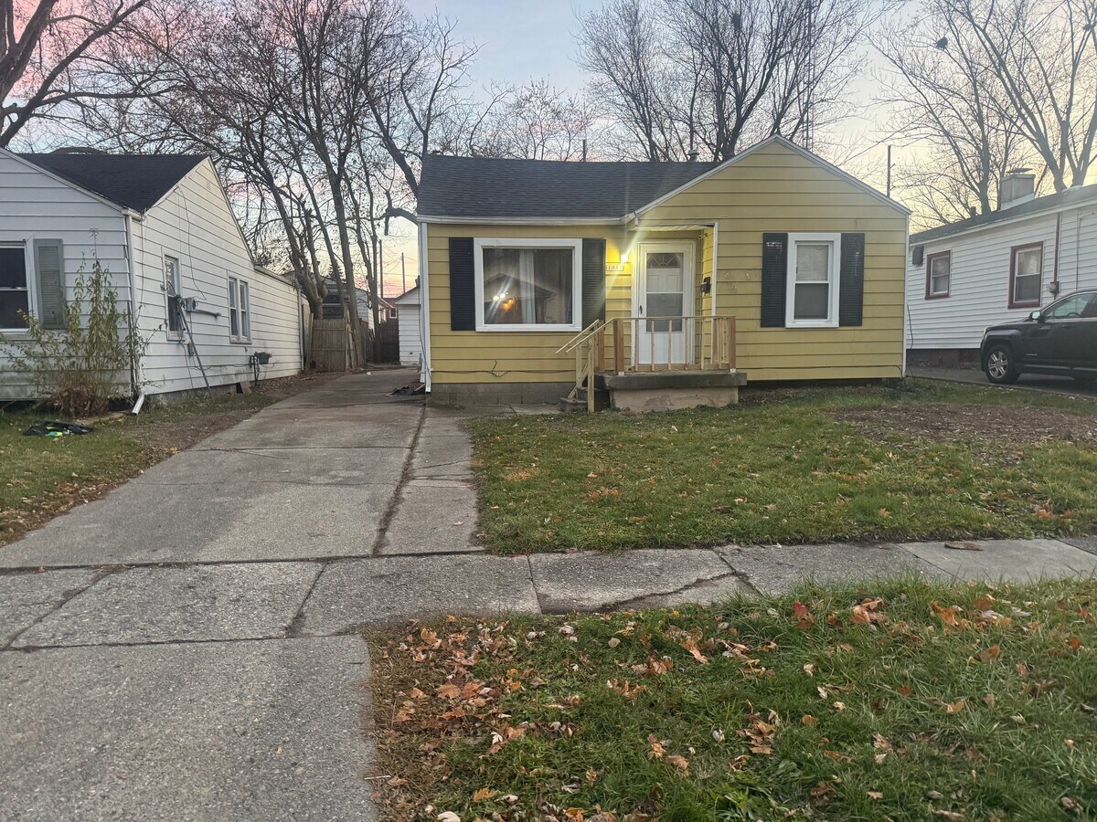 Photo - 1317 Waldman Ave