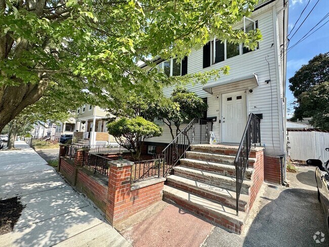 Building Photo - 47 Estes St Unit 2 Rental