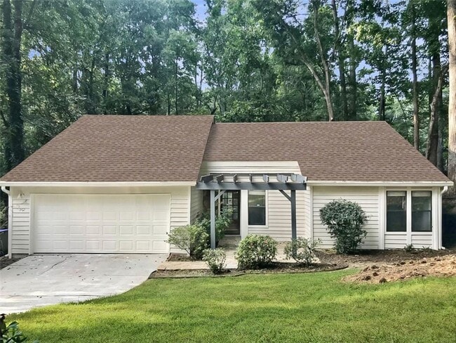 Building Photo - 2950 Cedar Knoll Dr