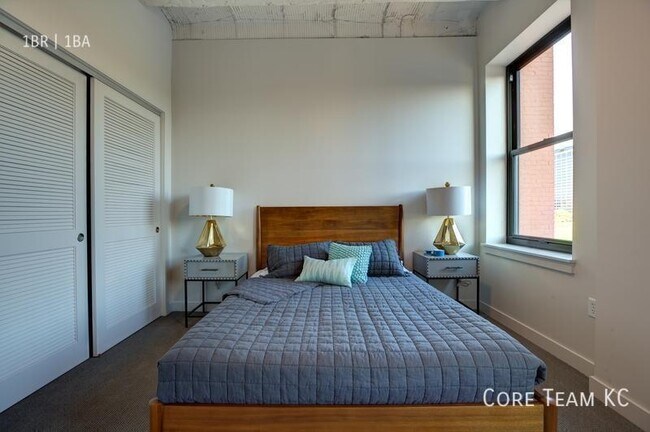 Photo - 217 W Pershing Rd Unit 605