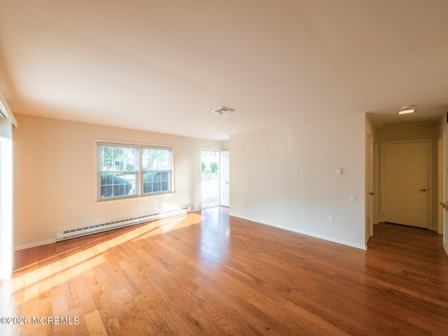 Photo - 227A Manchester Ln
