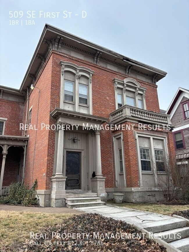 Building Photo - 509 SE First St-D Unit D