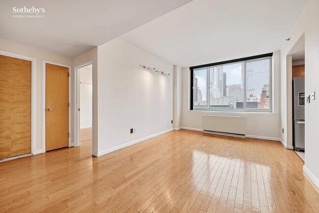 520 W 23rd St Unit 16C