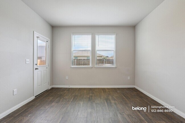 Photo - 2920 Maryanne Ln