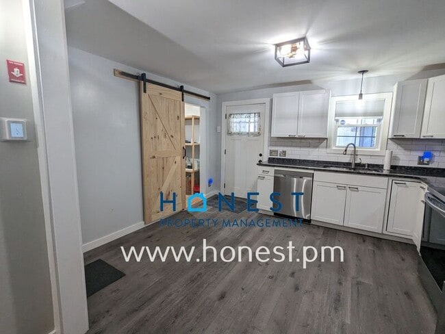 Photo - 162 College Ave