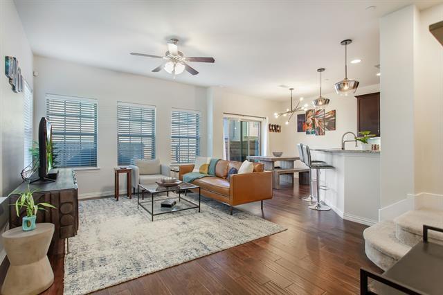 Photo - 932 Brookville Ct