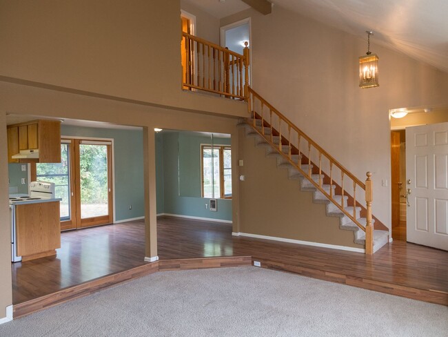 Photo - great location, new exterior and interior painting