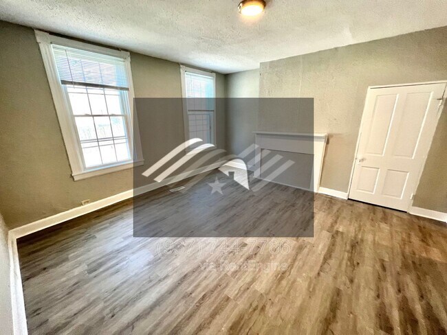 Photo - 2212 Calumet St