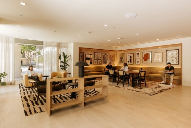 Santa Monica Collection - 501 Broadway
