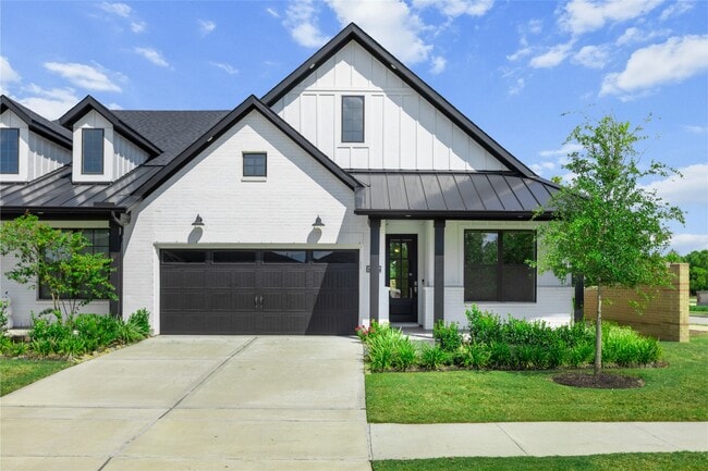 Building Photo - 15302 Spanish Ranchos Wy
