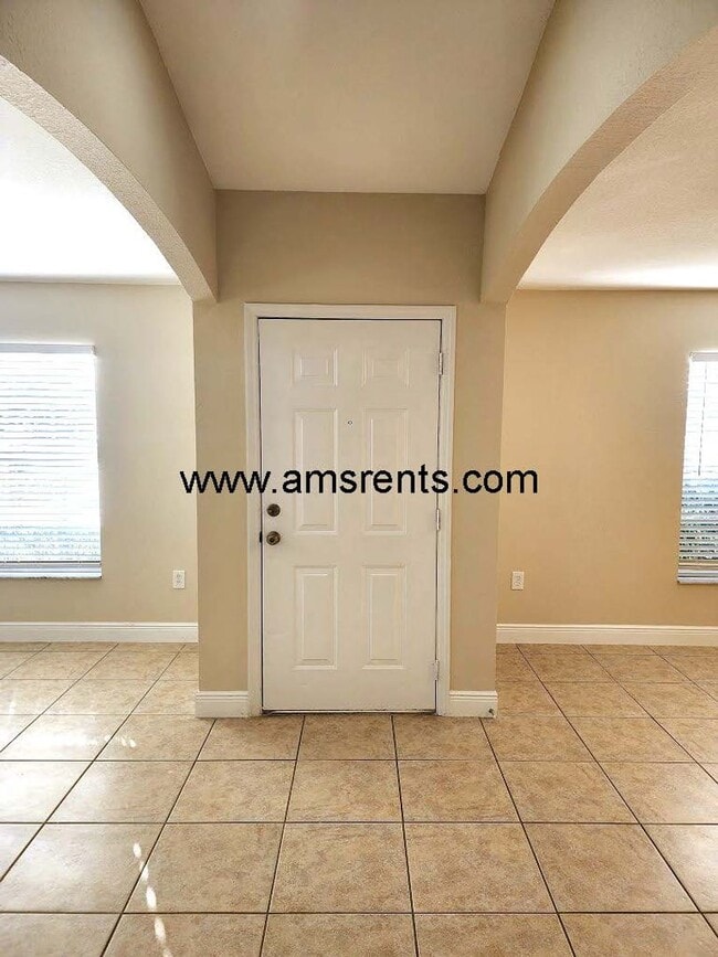 Photo - Spacious 3-bedroom 2 baths in Poinciana