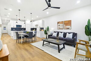 Photo - 1801 W Southcross Blvd