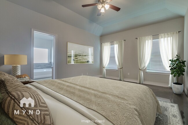 Photo - 359 E 9th St