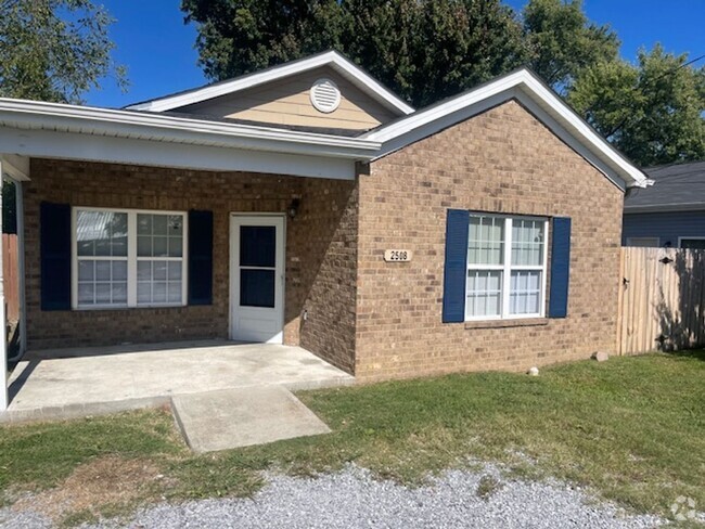 Building Photo - 3 Bedroom/2 Bath Home in Kingsport, TN $16...