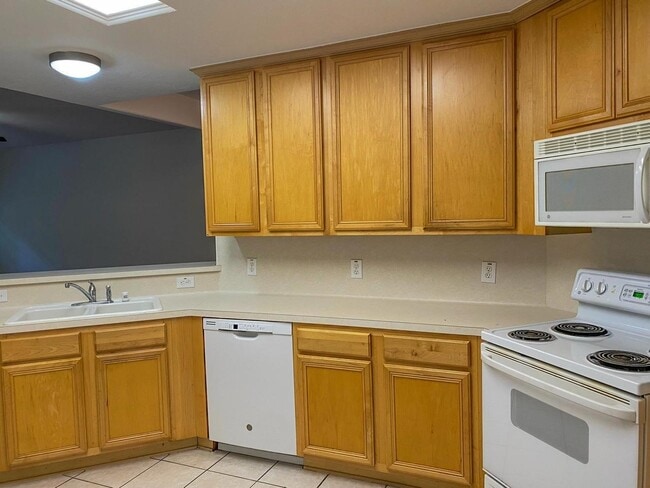 Photo - 54 N Queenscliff Cir