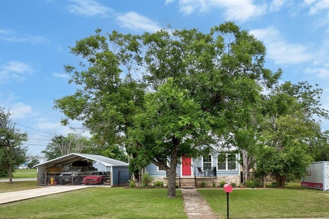 Photo - 2120 Leander St