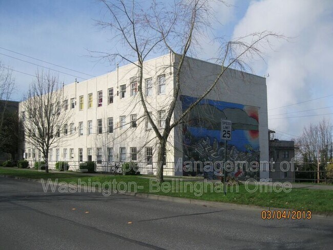 Photo - 421 E Maple St Unit 201