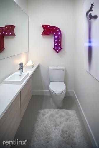 Bath 1 - Mz Townhomes