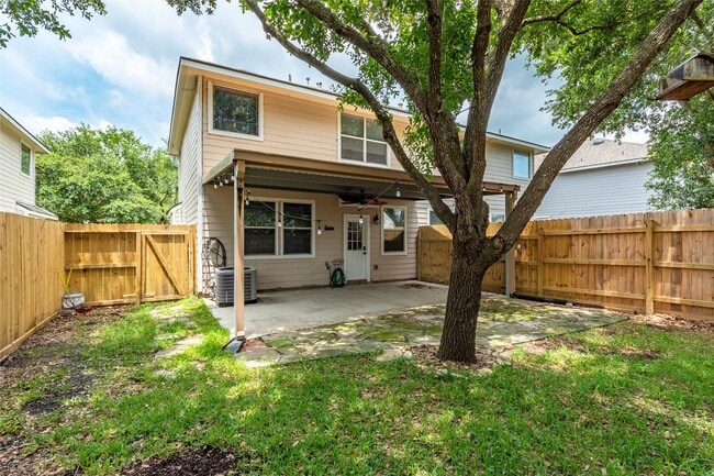 Photo - 336 Capella Oaks Ln