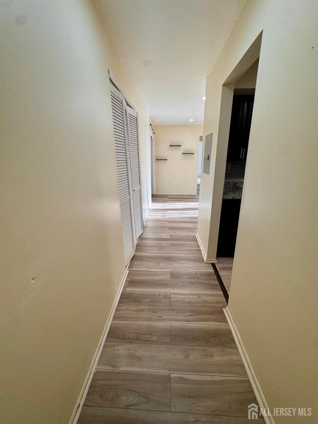1202 Green Hollow Dr