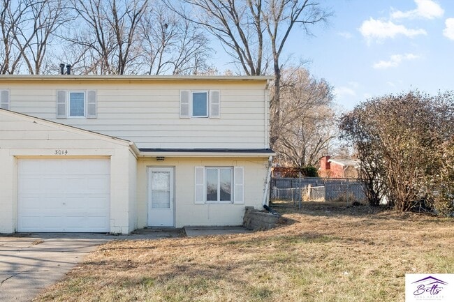 Building Photo - 3012/3014 Menke Cir Unit 3014M Rental