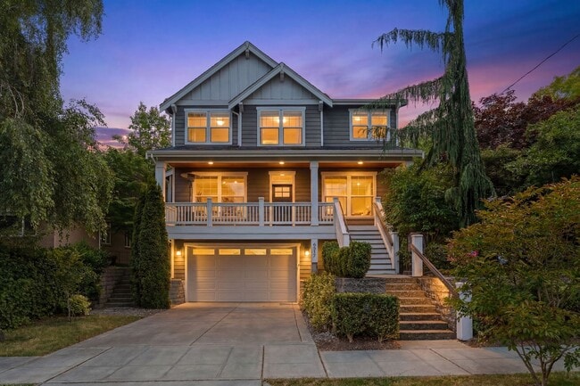 Building Photo - Remarkable Craftsman-4BR