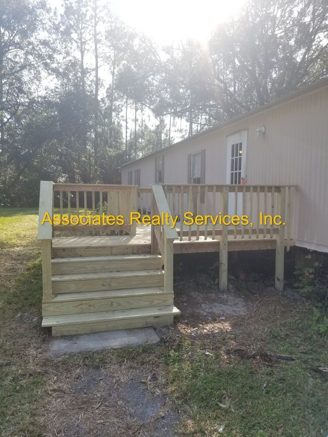 Photo - Remodeled single wide in Lake Butler!  LOO... House