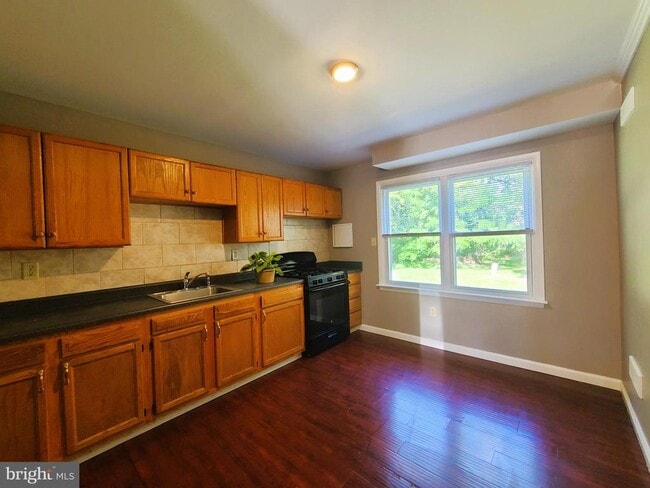 Photo - 8401 Pioneer Dr