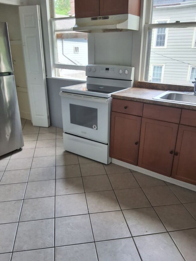 Photo - 98 Academy St Unit Apt 2