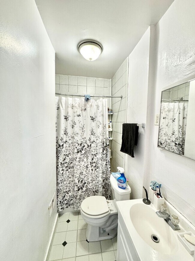 Photo - 141 E 20th Ave Unit 2