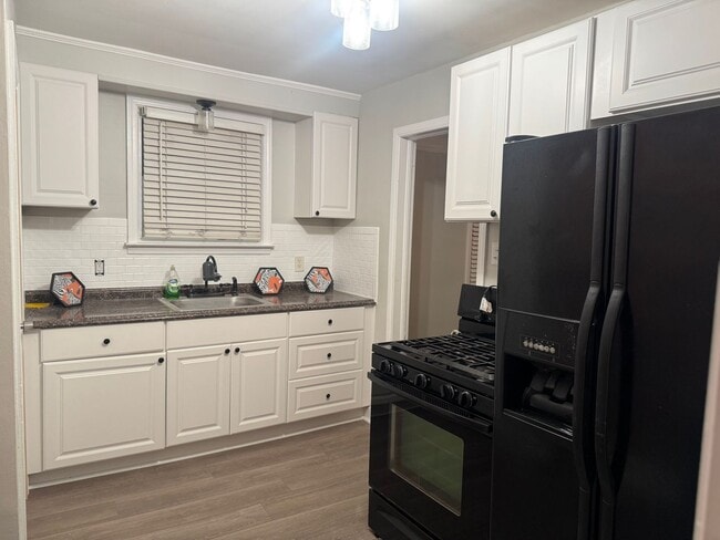 Photo - Beautiful 3 Bedroom bungalow in very desir...