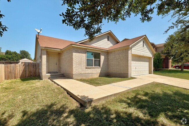 Building Photo - Well-Maintained, 3-Bedroom Home in Round R...