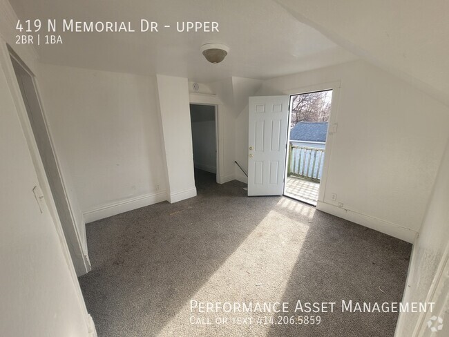 Building Photo - Spacious remodeled 2 bedroom upper Racine Unit upper Rental