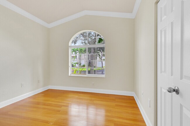 Photo - 5334 NW 111th Ct