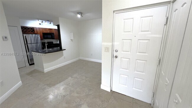 Photo - 2841 N Oakland Forest Dr Unit 203