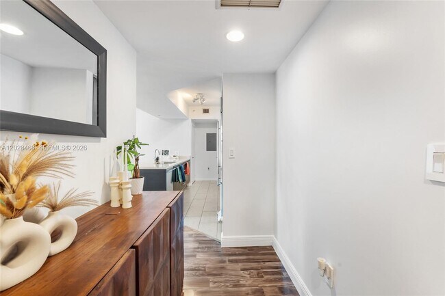 Photo - 55 SE 6th St Unidad 3303