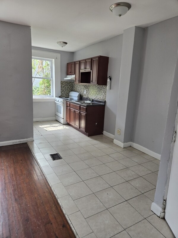 Photo - 6532 Saybrook Ave