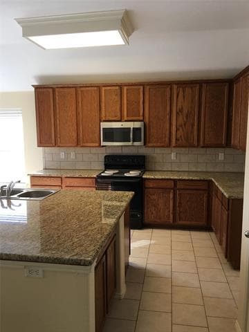 Photo - 3016 Hidden Meadow Ln